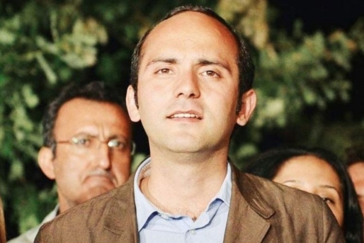 Tayfun Kahraman hastaneye kaldırıldı: D&uuml;ş&uuml;p başından yaralanmış