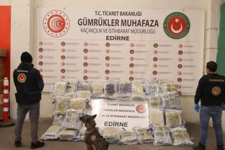 Kapıkule'de 144 kilo uyuşturucu ele ge&ccedil;irildi