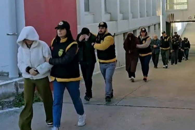 Masaj salonuna fuhuş baskını: Tutuklamalar var!
