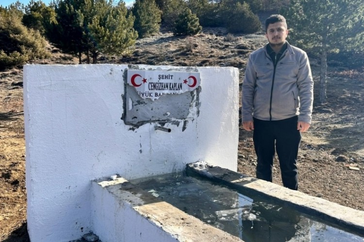 Şehidin anısına b&uuml;y&uuml;k hakaret! Aileyi tehdit ediyor