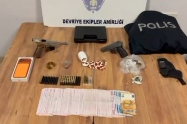Sultangazi'de uyuşturucu operasyonu: 4 g&ouml;zaltı