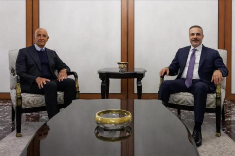 Bakan Fidan, ABD'nin Ankara B&uuml;y&uuml;kel&ccedil;isi ve Suriye &Ouml;zel Temsilcisi Barrack'ı kabul etti