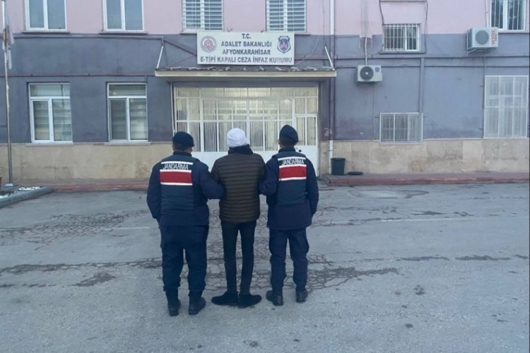 &Ccedil;eşitli su&ccedil;lardan aranan 13 kişi tutuklandı