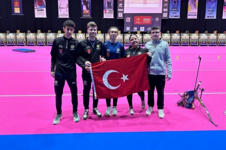 Burcu &Ouml;ncel, ok&ccedil;ulukta d&uuml;nya 4.'s&uuml; oldu