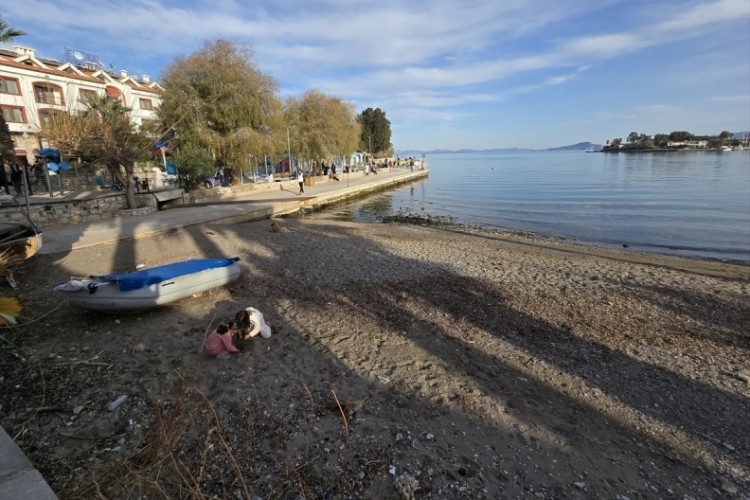 Dat&ccedil;a'daki Kumluk Plajı'nda deniz suyu &ccedil;ekildi