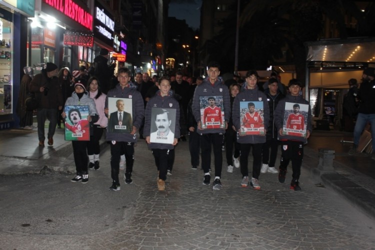 Samsunspor acı kazanın yıl d&ouml;n&uuml;m&uuml;nde y&uuml;r&uuml;d&uuml;