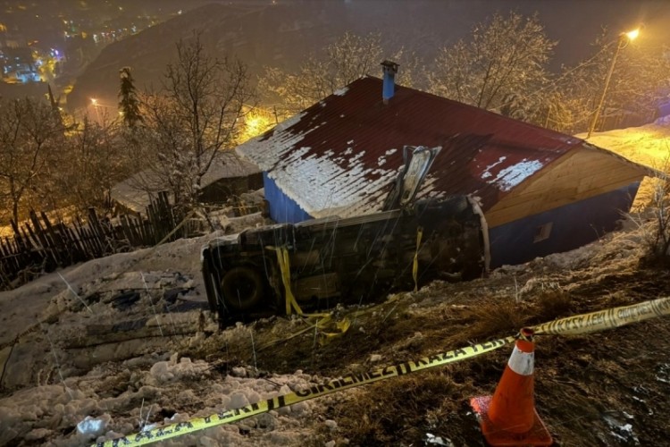 Trafik kazasında 1 &ouml;l&uuml; 1 yaralı