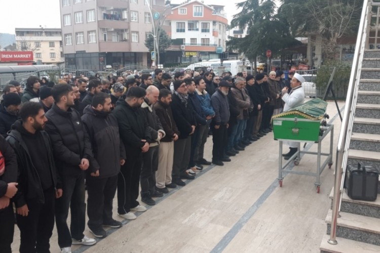 Arkadaşı tarafından bı&ccedil;aklanarak &ouml;ld&uuml;r&uuml;len gen&ccedil; toprağa verildi