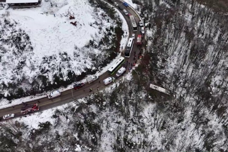 Kartepe'de otob&uuml;s&uuml;n şarampole u&ccedil;tuğu kazada yaralı sayısı 39'a y&uuml;kseldi