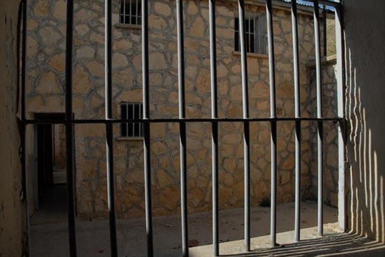 Irak, Suriye'den 150 DEAŞ'lı tutuklunun teslim alındığını duyurdu 