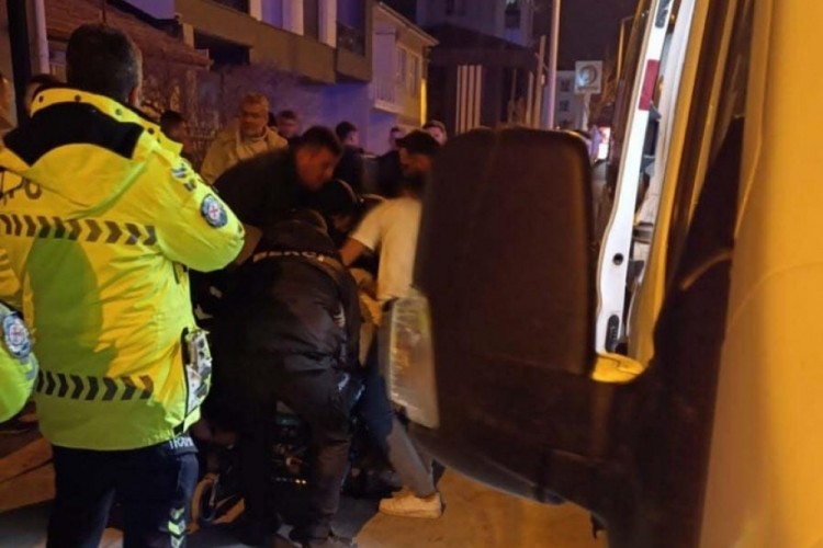 Kafede iki grup silahlı çatışmaya girdi! Konuyla alakasız müşteri canında oldu...