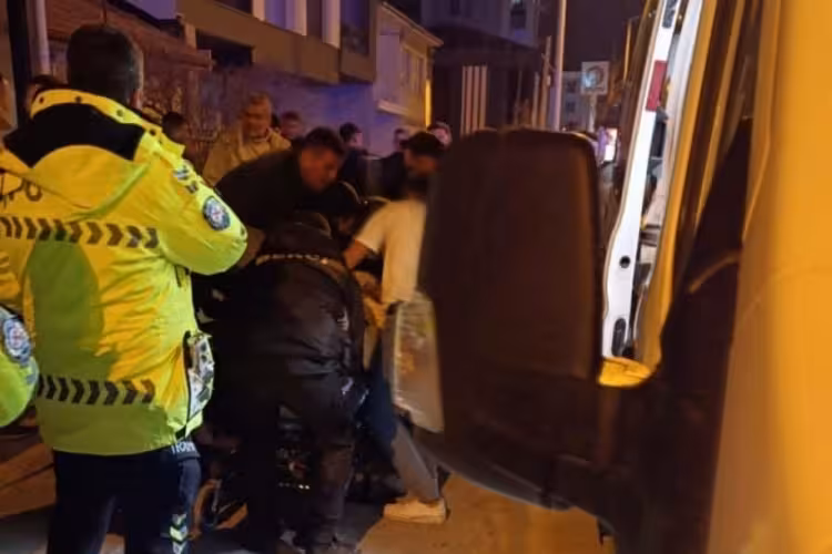 Kafede iki grup silahlı çatışmaya girdi! Konuyla alakasız müşteri canında oldu...