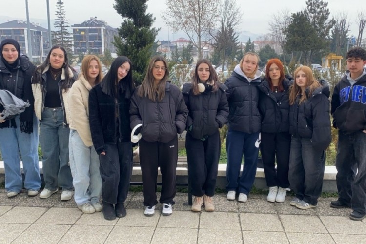 13 yaşındaki &ccedil;ocuğun yumruğuyla &ouml;len Alperen'in ailesine tehdit mesajları