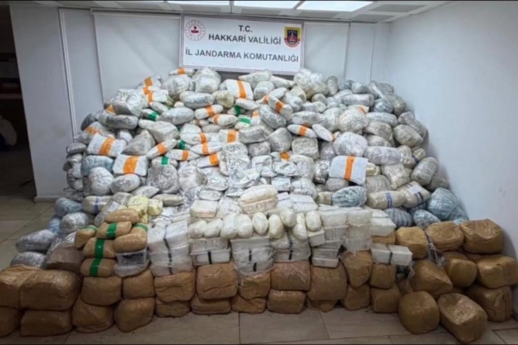 Bakan Yerlikaya duyurdu! Tam 860 kilogram...