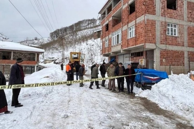 Ordu'da iş makinesinin &ccedil;arptığı şahıs hayatını kaybetti