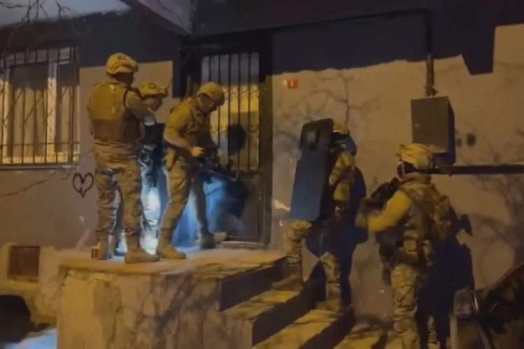 İstanbul'da iş yerine silahlı saldırı: 6 kişi yakalandı!
