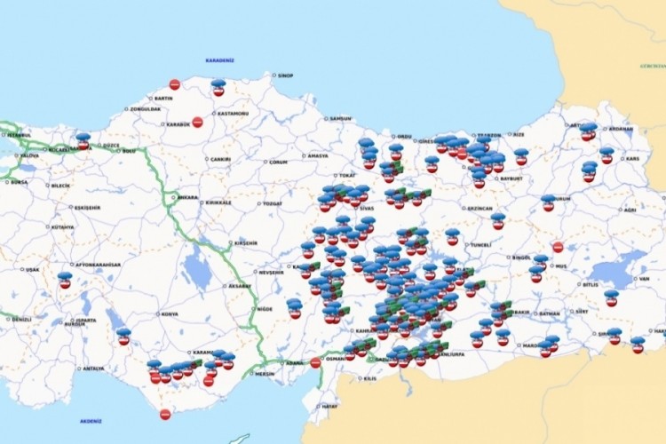Kuvvetli kar yağışı &uuml;lkenin doğusunu fel&ccedil; etti