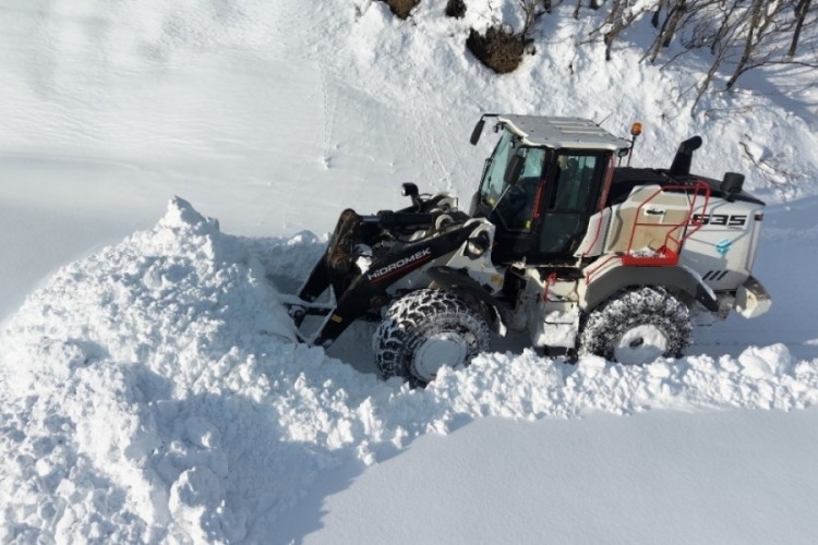 Tunceli'de kar yağışı etkili oldu: 178 k&ouml;y yolu kapandı
