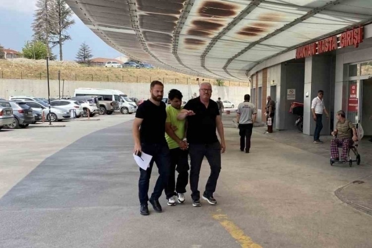 Eski sevgilisinin boğazını keserek &ouml;ld&uuml;ren sanığa ağırlaştırılmış m&uuml;ebbet