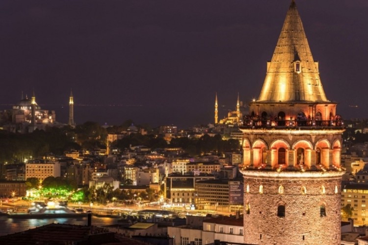 İstanbul'da iki tarihi yer ziyaret&ccedil;i rekoru kırdı