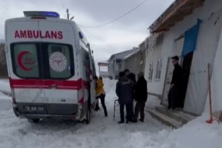 K&ouml;yde mahsur kalan hasta i&ccedil;in ekipler seferber oldu