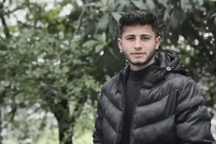 Okul bah&ccedil;esinde 17 yaşındaki &ccedil;ocuğun cansız bedeni bulundu