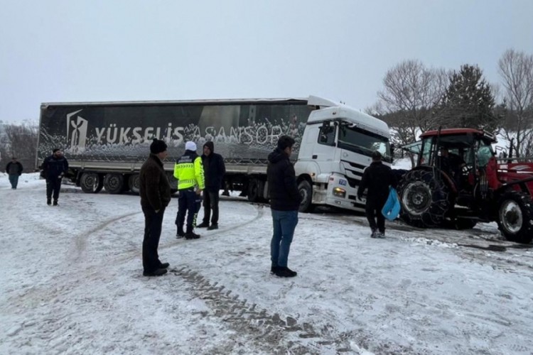Tır kaydı, uluslararası kara yolu ulaşıma kapandı
