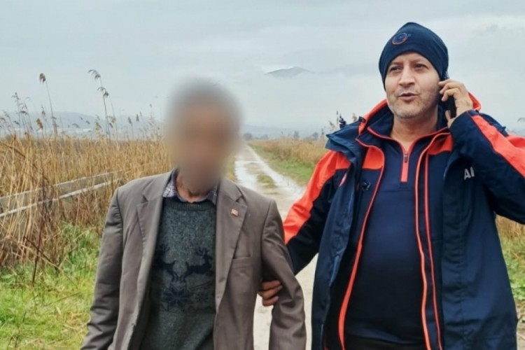 Kaybolan Alzheimer hastası yaşlı adam sulama kanalı kenarında bulundu