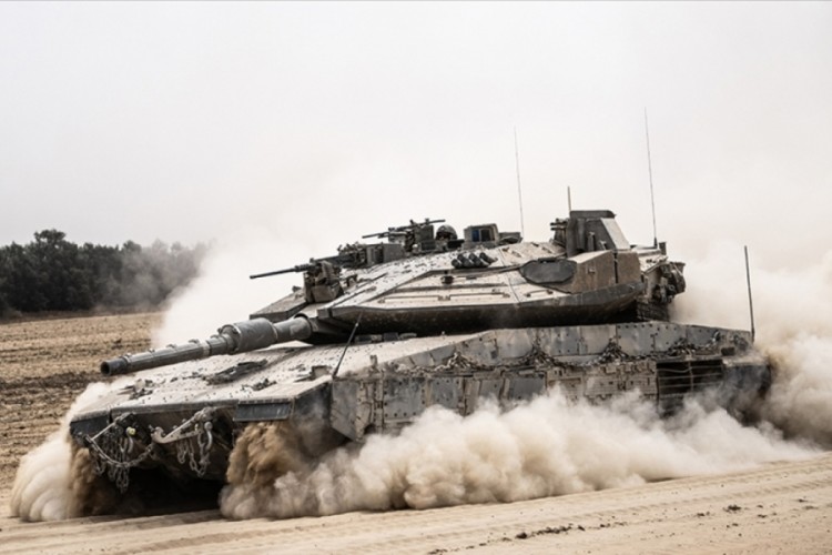 İsrail tankı, UNIFIL ile ortak saha görevi yürüten Lübn...