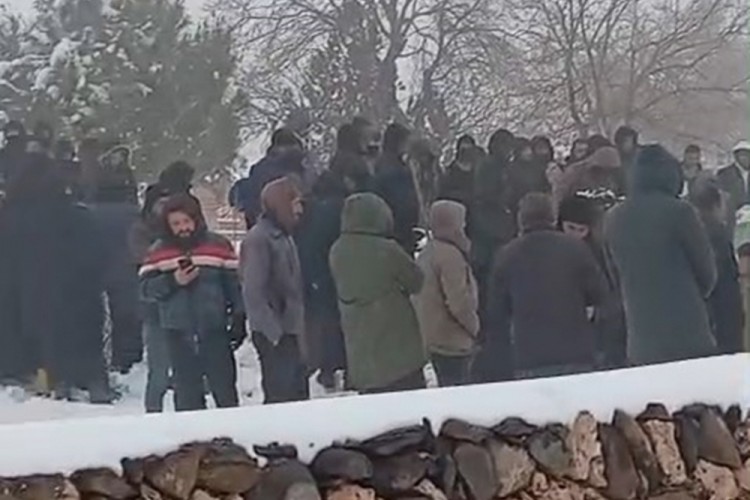 Silahla vurulmuş halde bulunan 14 yaşındaki kız son yolculuğuna uğurlandı