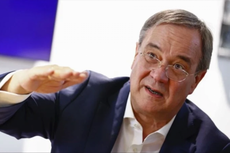 Alman siyasetçi Laschet: ABD NATO'dan ayrılsa Avrupa ke...