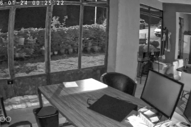 Bursa'da depremin gücü kameralara yansıdı! İşte o anlar...