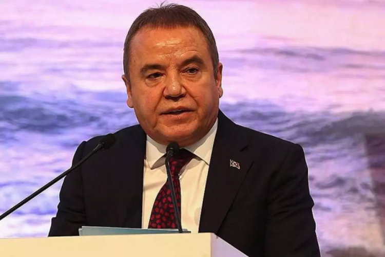 Muhittin B&ouml;cek yeniden hastaneye kaldırıldı