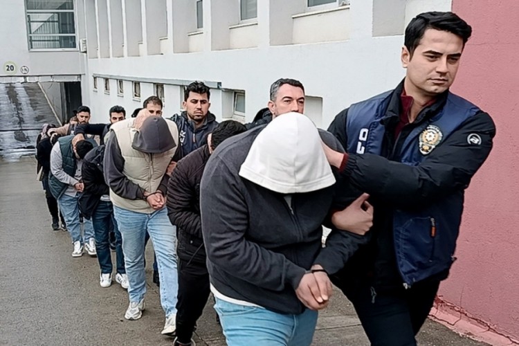Yasa dışı bahis &ccedil;etesi, ayda 50 milyon lirayı yurt dışına ka&ccedil;ırmış