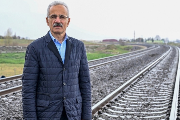 Bakan Uraloğlu: Sinyalli hat oranımızı y&uuml;zde 61'e y&uuml;kselttik