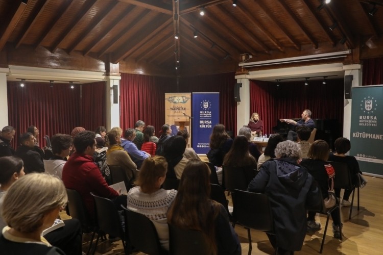 Bursa'da Ahmet Hamdi Tanpınar konuşuldu