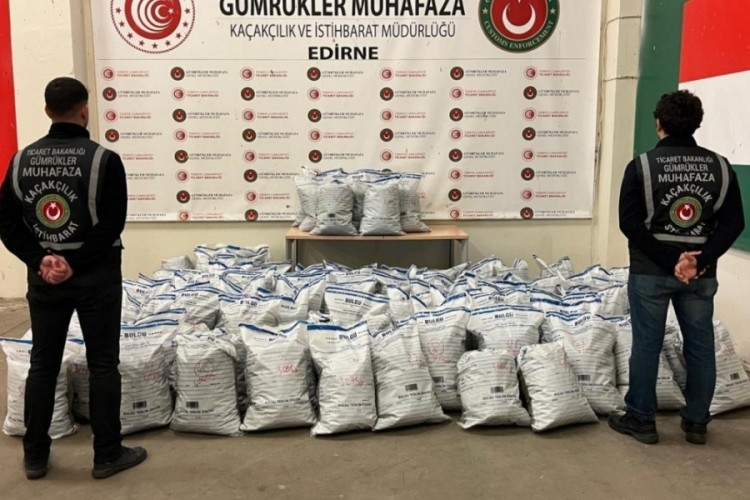 Sınır kapıları ve havalimanlarında 1,6 milyar liralık uyuşturucu ele ge&ccedil;irildi