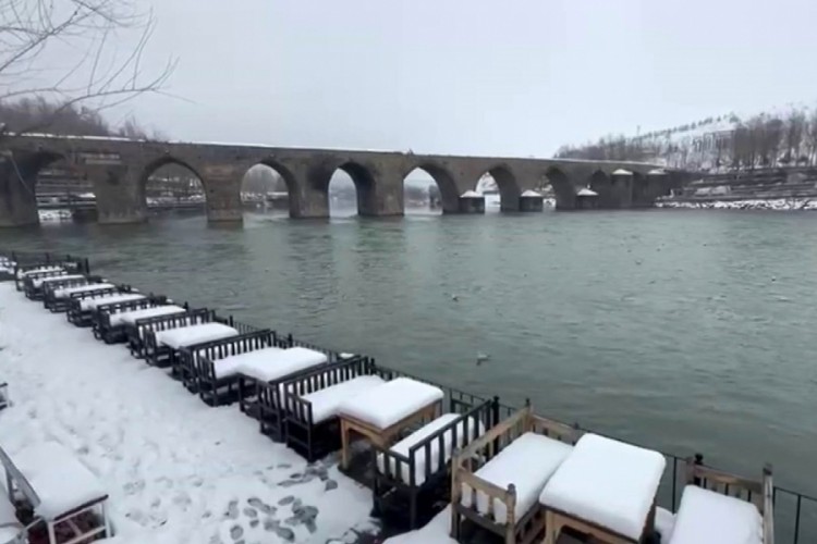 Yoğun kar, Dicle Nehri'nde su seviyesini arttırdı