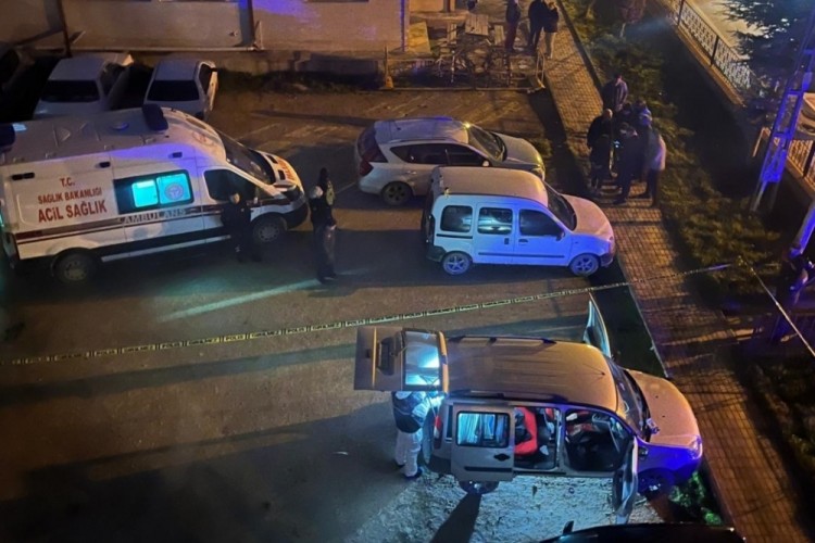 21 yaşındaki gen&ccedil;, babasına ait otomobilde &ouml;l&uuml; bulundu
