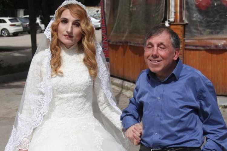 G&ouml;rme engelli &ccedil;ift feci kazada ağır yaralandı!