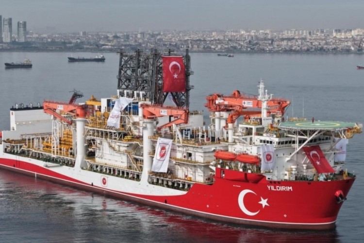 Yıldırım Sondaj Gemisi Karadeniz yolcusu