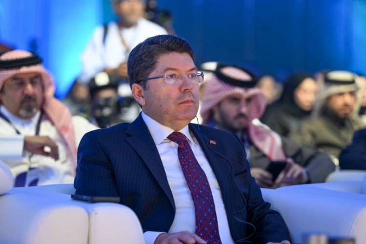 Adalet Bakanı Tun&ccedil;, Katar'da Hukuk Forumu'na katıldı