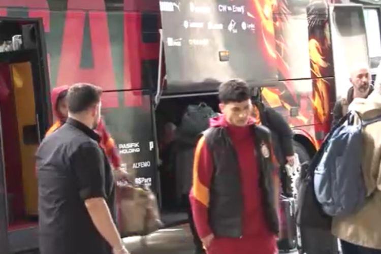 Galatasaray, İngiltere'ye gitti