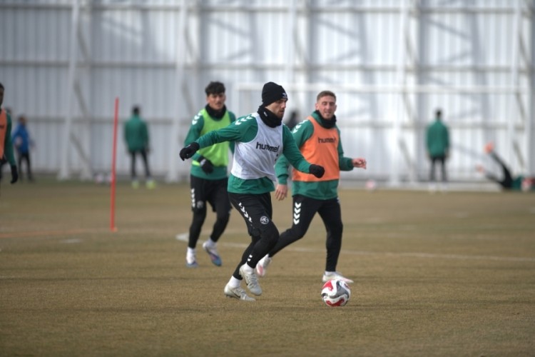 Konyaspor, Beşiktaş maçının hazırlıklarına başladı