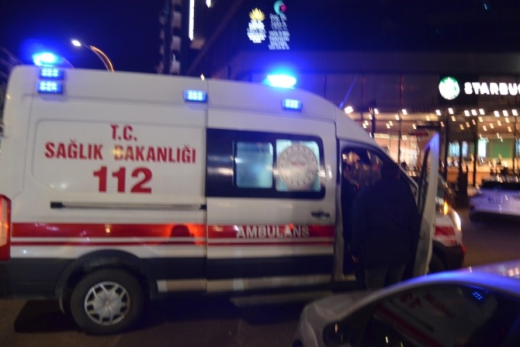 Cinayet davasının karar duruşması sonrası 2 aile arasın...