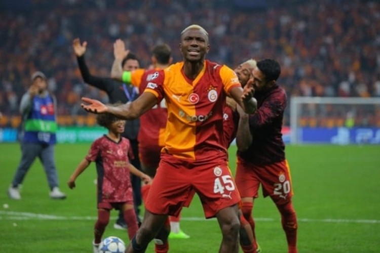 Victor Osimhen, rekor için Manchester City maçına çıkacak