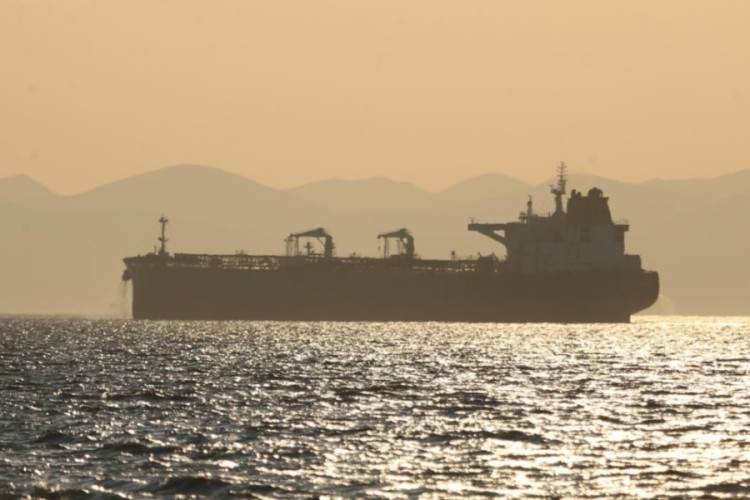 &Ccedil;anakkale Boğazı'nda gemi arızası: Transit ge&ccedil;işler durduruldu