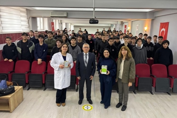 Bursa'da liseliler atık pilleri dönüştürüyor