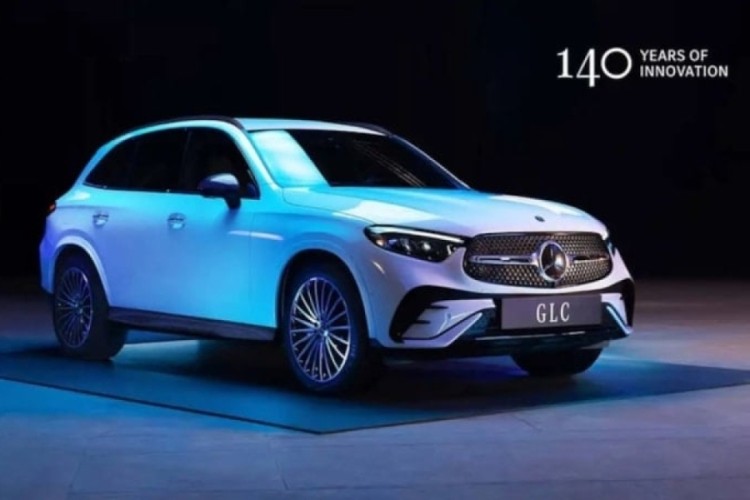 Mercedes'ten 140. yıl sürprizi: Özel donanımlı yeni GLC...