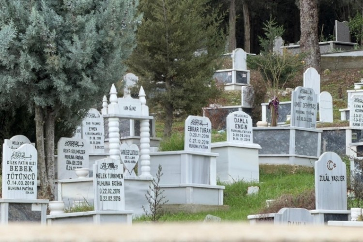 Bursa'da mezar fiyatları emekli maaşını geçti!